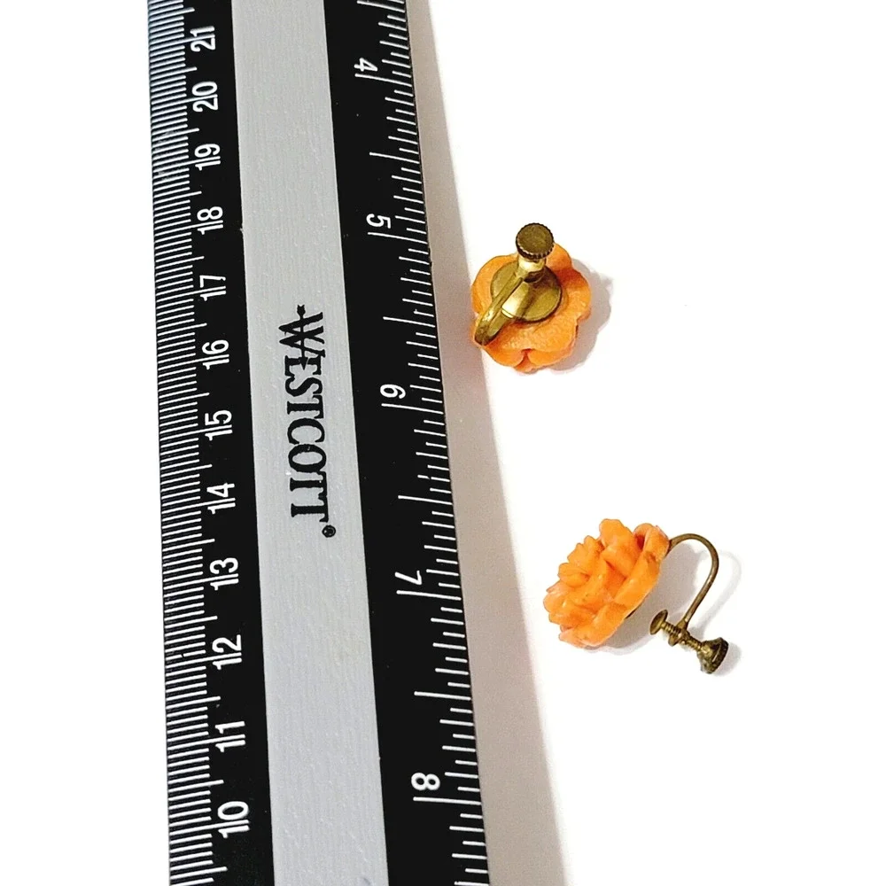 Vintage Coral Orange Molded Celluloid Flower Screw Back Earrings sb-29